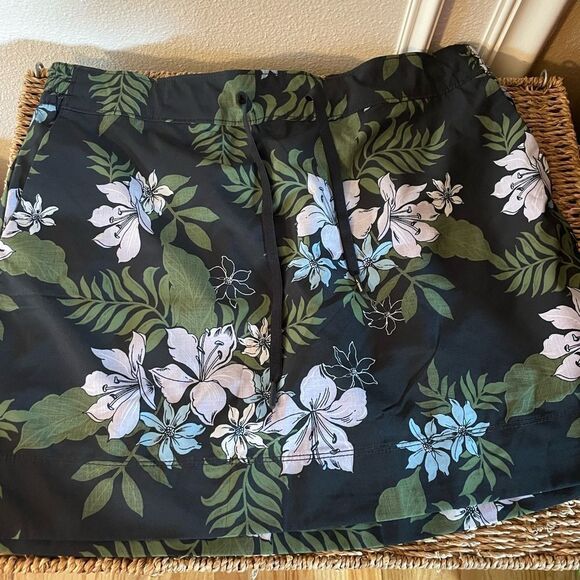Speedo Women’s Tropical Black and Green Skorts L - Picture 1 of 11